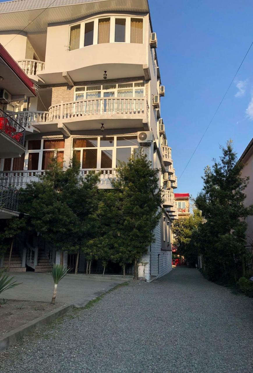 Hotel Twins Kobuleti Esterno foto